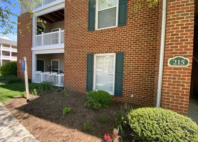 Property at 215 S Knollwood Dr, Blacksburg, VA, 24060, 3 beds, 2 baths, [object Object]