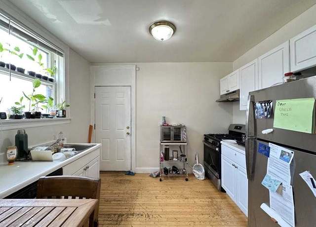 Photo of 918 Green Bay Rd Unit 2E, Winnetka, IL 60093