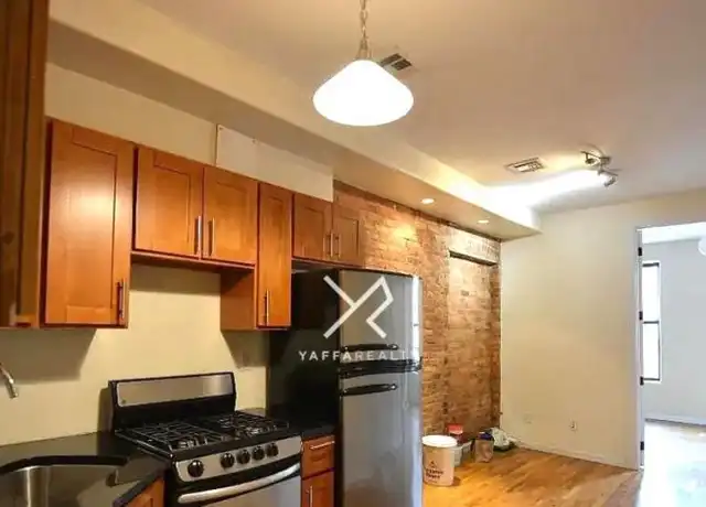 Property at 181 Graham Ave, Brooklyn, NY, 11206, 2 beds, 1 bath, [object Object]