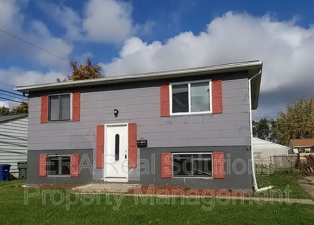 Property at 838 Higbee Dr N, Columbus, OH, 43207, 4 beds, 2 baths, [object Object]
