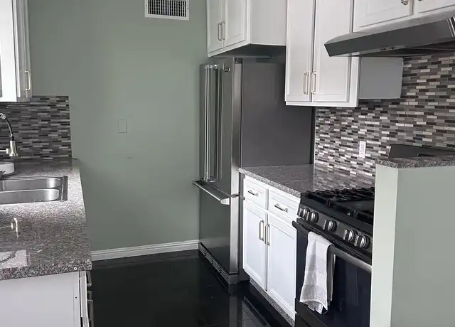 Property at 12200 Oxnard St, North Hollywood, CA, 91606, 2 beds, 1 bath, [object Object]