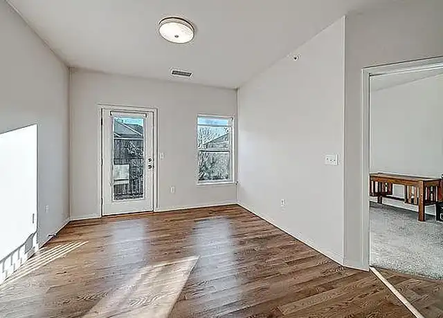 Property at 915 Harlocke St, Iowa City, IA, 52246, 1 bed, 1 bath, [object Object]