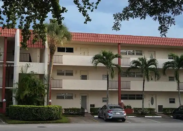 Property at 9820 S Hollybrook Lake Dr #205, Pembroke Pines, FL, 33025, 2 beds, 1.5 baths, [object Object]
