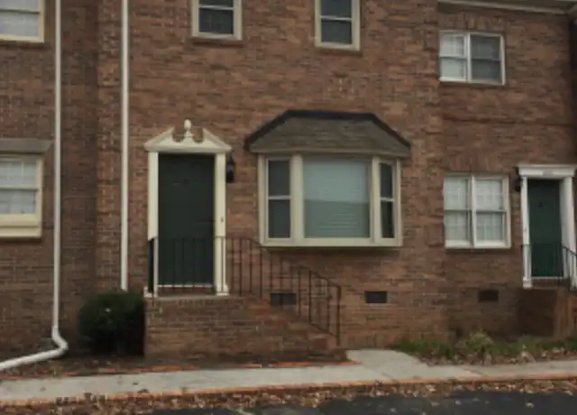 Property at 487 Bramblewood Ln, Knoxville, TN, 37922, 2 beds, 1.5 baths, [object Object]