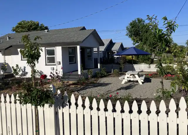 Property at 533 28th St, Paso Robles, CA, 93446, 2 beds, 1 bath, [object Object]