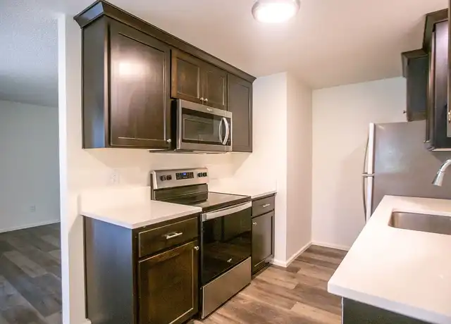 Property at Barclay Square Apartments - 2377 W Hayes St, Woodburn, OR, 97071, 1 bed, 1 bath, [object Object]