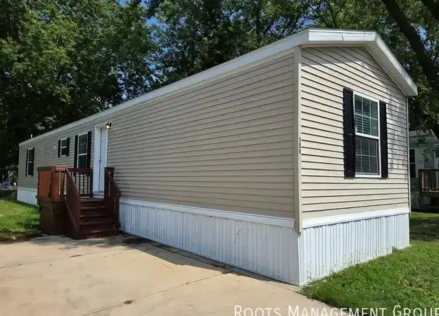 Property at 106 N Vermillion St Unit 106, Pontiac, IL, 61764, 3 beds, 2 baths, [object Object]