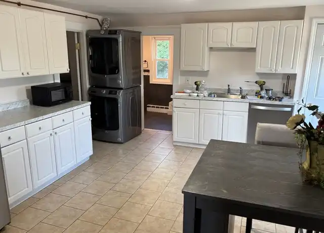 Property at 4 Herbert St Unit 3, Wakefield, MA, 01880, 1 bed, 1 bath, [object Object]