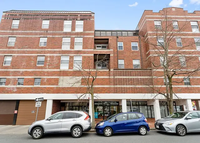 Photo of 31 Spring St, Watertown, MA 02472
