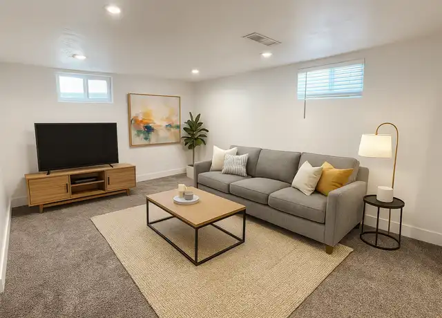 Property at 5224 S 2000 W, Roy, UT, 84067, 2 beds, 1 bath, [object Object]