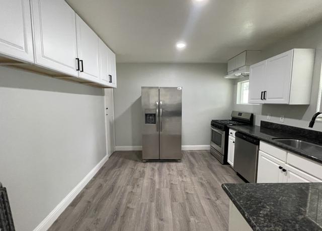 Photo of 112 S N St, Lompoc, CA 93436