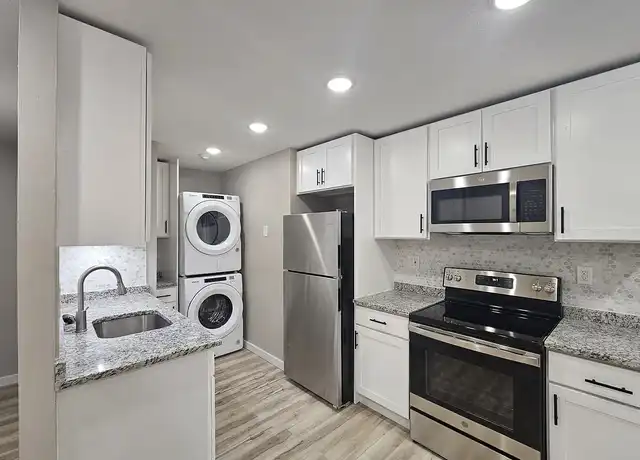 Property at Robin Hill Apartments - 1005 N Main Street Ext, Wallingford, CT, 06492, 1-2 bed, 1 bath, [object Object]