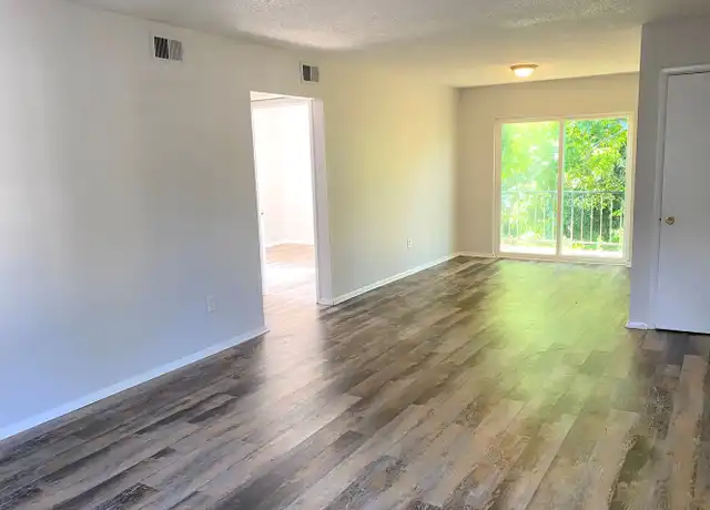 Property at 4000 W Florida St Unit C4, Mandeville, LA, 70448, 2 beds, 1 bath, [object Object]