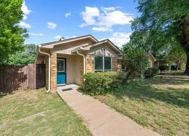 Property at 721 Oakwood Ln Unit B, Arlington, TX, 76012, 3 beds, 2 baths, [object Object]