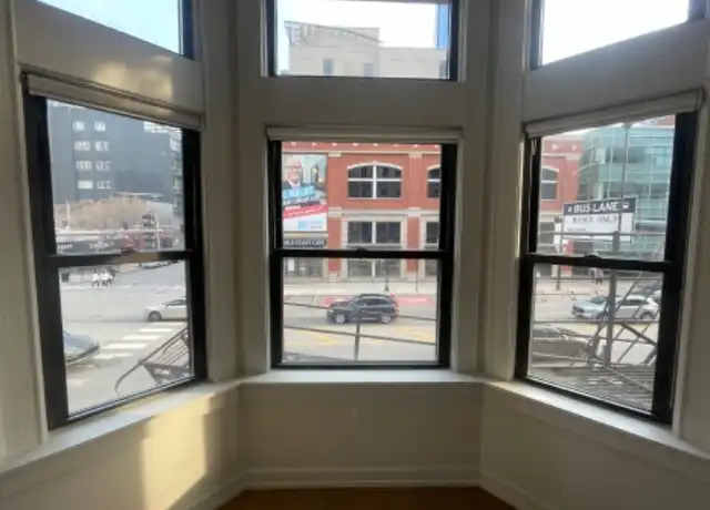 Property at 111 W Chicago Ave, Chicago, IL, 60654, 0 beds, 1 bath, [object Object]