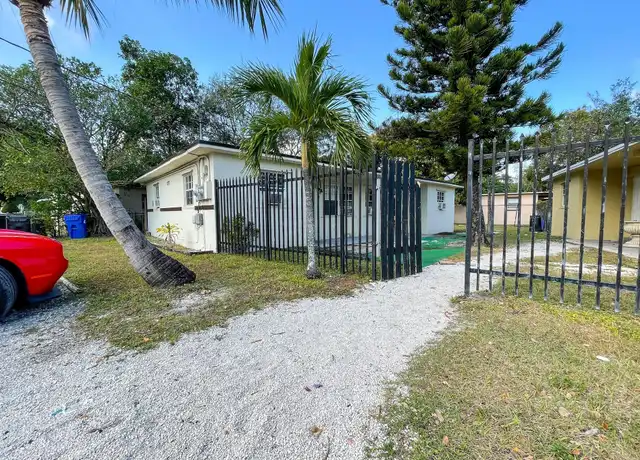 Property at 1717 NW 8th Pl Unit 2, Fort Lauderdale, FL, 33311, 2 beds, 1 bath, [object Object]