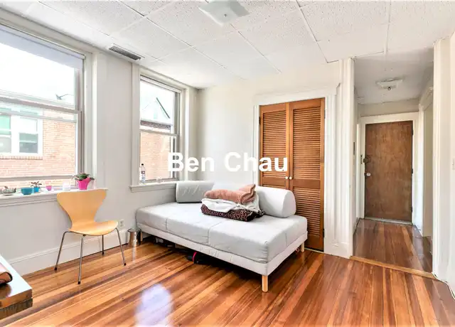 Property at 7 Woodbridge St Unit 4B, Cambridge, MA, 02140, 3 beds, 1 bath, [object Object]