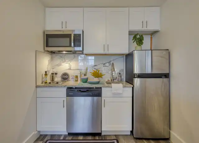 Property at 611 Destiny Dr Unit 307, Ruskin, FL, 33570, 1 bed, 1 bath, [object Object]
