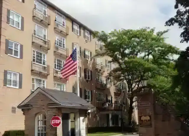 Property at 3 Consulate Dr, Tuckahoe, NY, 10707, 1 bed, 1 bath, [object Object]