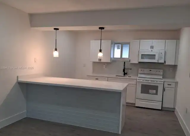 Property at 2155 SW 72nd Ave Unit 3, Miami, FL, 33155, 2 beds, 1 bath, [object Object]