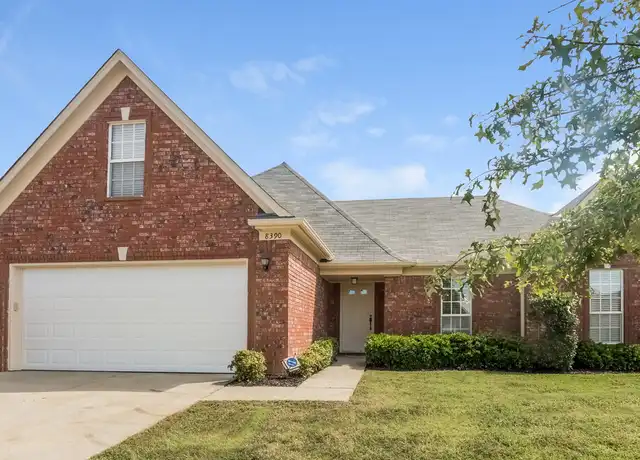 Property at 8390 Pinnacle Dr, Southaven, MS, 38672, 3 beds, 2 baths, [object Object]