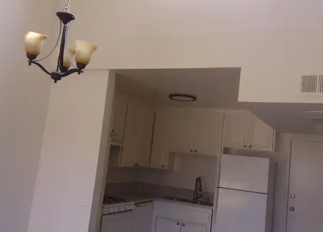 Property at 5554 Carpenter Ave Unit 206, Valley Village, CA, 91607, 1 bed, 1 bath, [object Object]