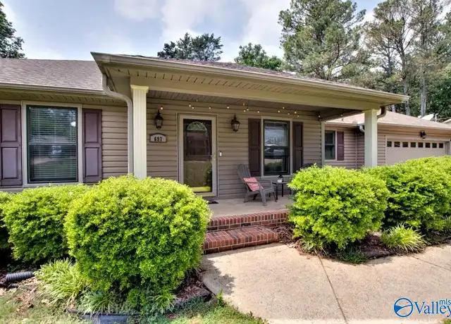 Property at 697 Crestview Dr, Madison, AL, 35758, 3 beds, 2 baths, [object Object]