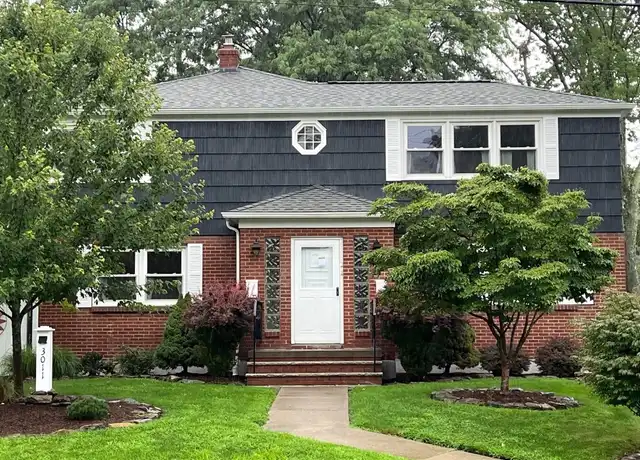 Property at 3011 Country Club Rd, Endicott, NY, 13760, 3 beds, 1.5 baths, [object Object]