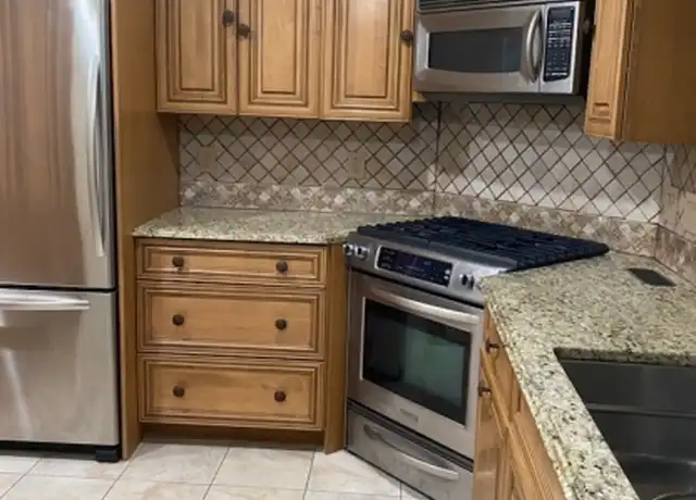 Property at 47 Edgewood Rd, Bedminster, NJ, 07921, 2 beds, 3.5 baths, [object Object]