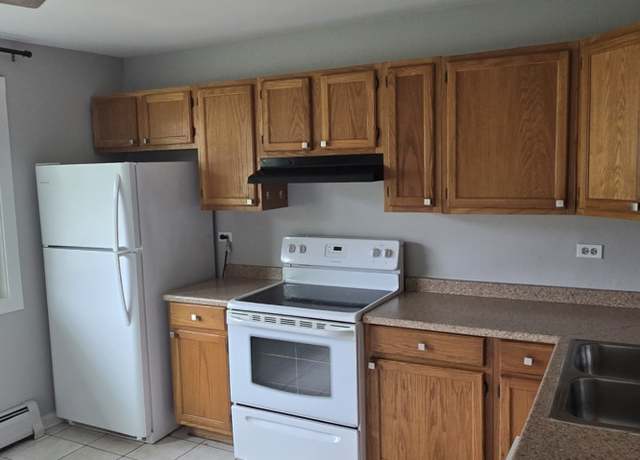 Photo of 8306 Woodland Dr Unit B, Darien, IL 60561