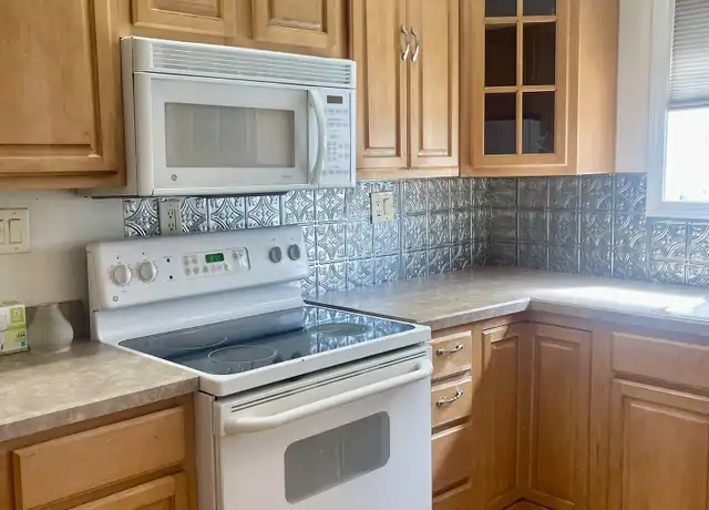 Property at 155 William St Unit 1, West Haven, CT, 06516, 3 beds, 1 bath, [object Object]