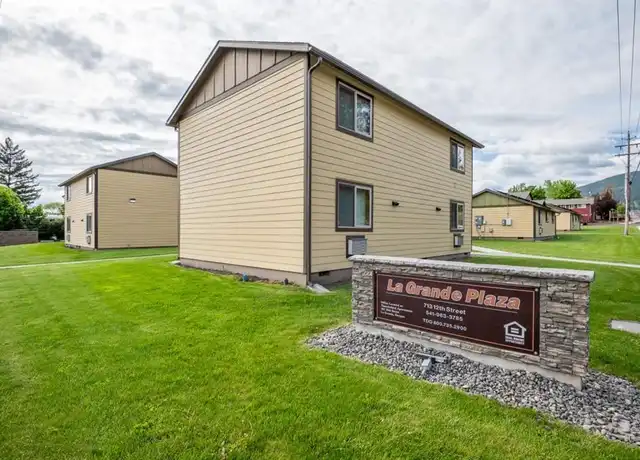 Property at 713 12th St, La Grande, OR, 97850, 1 bed, 1 bath, [object Object]