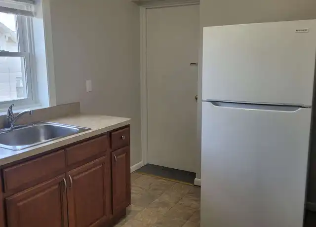 Property at 4 Elm St Unit 5, Norwalk, CT, 06850, 2 beds, 1 bath, [object Object]