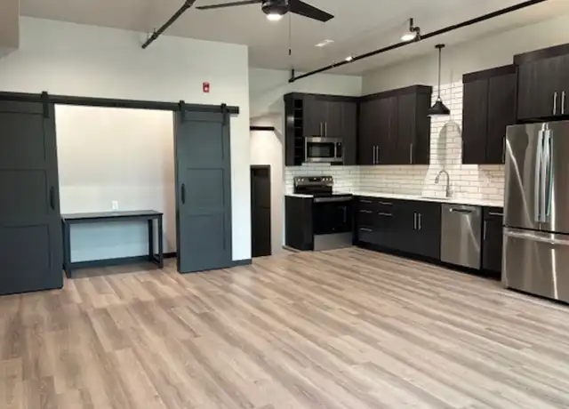 Property at 407 W Norfolk Ave Unit 301, Norfolk, NE, 68701, 2 beds, 1 bath, [object Object]