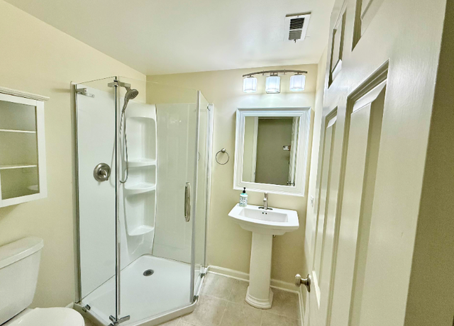 Photo of 810 Honeysuckle Ave Unit 1, West Chicago, IL 60185
