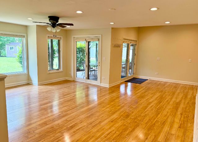 Photo of 810 Honeysuckle Ave Unit 1, West Chicago, IL 60185
