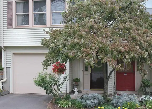 Property at 127 Springbrook Dr #127, Glastonbury, CT, 06033, 2 beds, 1.5 baths, [object Object]