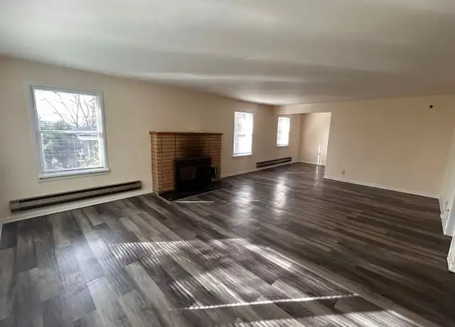 Property at 750 W Cliff Dr, Spokane, WA, 99204, 2 beds, 1 bath, [object Object]