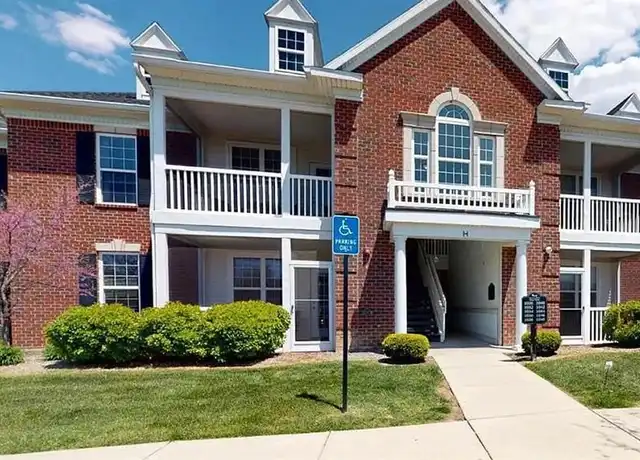 Property at 1030 W Summerfield Glen Cir, Ann Arbor, MI, 48103, 2 beds, 2 baths, [object Object]