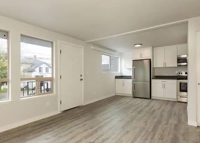 Property at 3912 Linden Ave N Unit 5, Seattle, WA, 98103, 1 bed, 1 bath, [object Object]