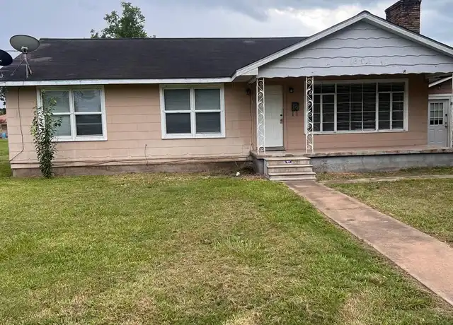 Property at 801 N Main St, Sweeny, TX, 77480, 3 beds, 2 baths, [object Object]