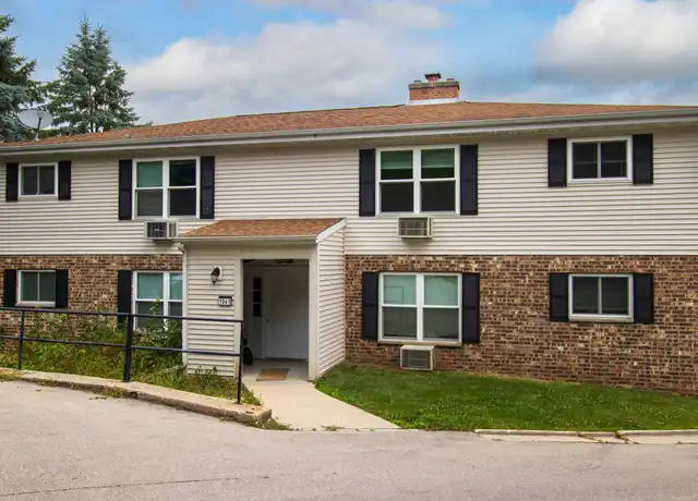 Property at 1941 Fairview Dr Unit 4, West Bend, WI, 53090, 2 beds, 1 bath, [object Object]