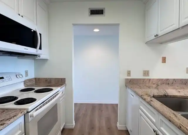 Property at 16 Plantation Dr #205, Vero Beach, FL, 32966, 1 bed, 1 bath, [object Object]