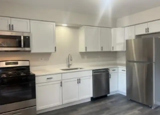 Property at 389 N Wood Dale Rd, Wood Dale, IL, 60191, 2 beds, 2 baths, [object Object]