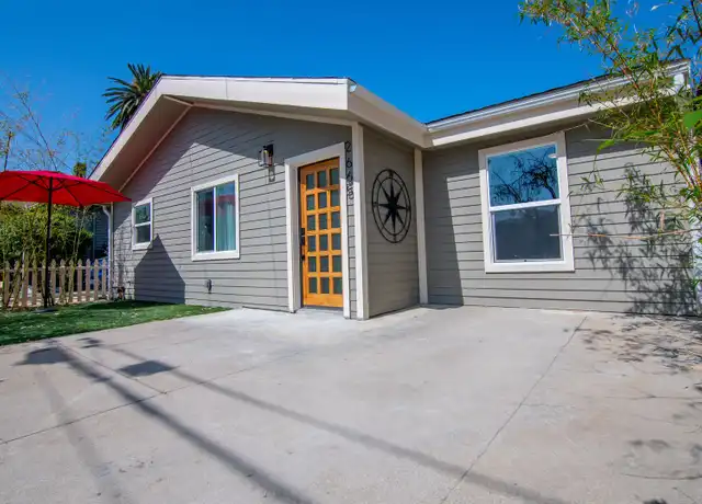 Property at 2665 S Catalina St, Los Angeles, CA, 90007, 2 beds, 1 bath, [object Object]