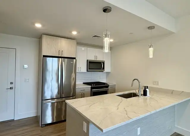 Property at 386 Market St Unit 304, Brighton, MA, 02135, 1 bed, 1 bath, [object Object]