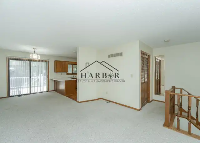 Property at 1800 43rd St NW, Rochester, MN, 55901, 2 beds, 1.5 baths, [object Object]