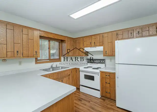 Property at 1800 43rd St NW, Rochester, MN, 55901, 2 beds, 1.5 baths, [object Object]