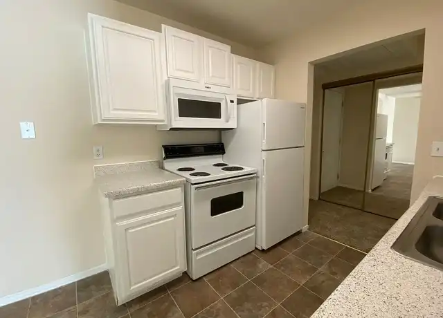 Property at MAJESTIC COVE - 7472 157th St W, Apple Valley, MN, 55124, 1 bed, 1 bath, [object Object]