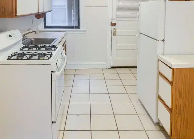 Property at 1608 W Sunnyside Ave, Chicago, IL, 60640, 1 bed, 1 bath, [object Object]